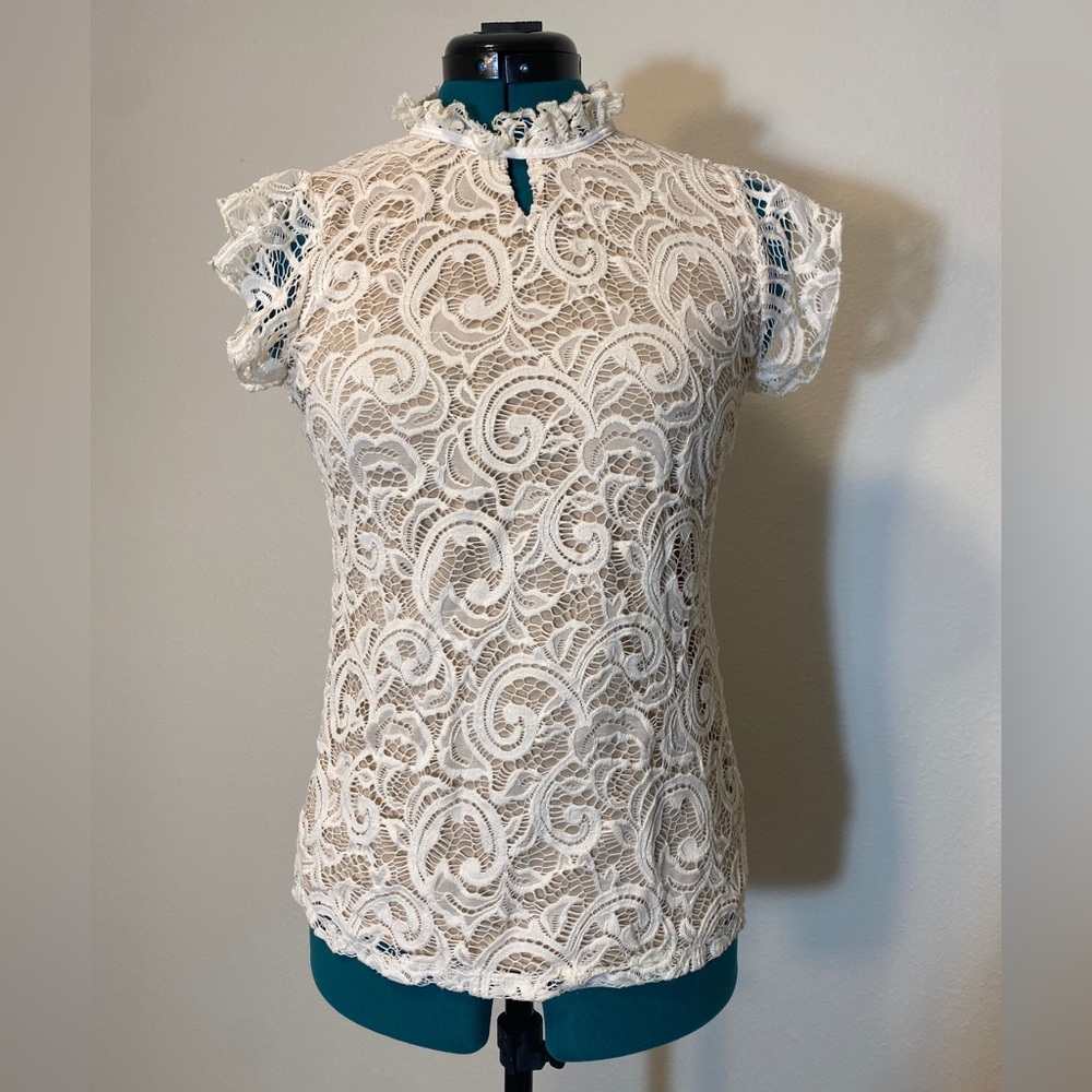 Love Nation Macrame Keyhole Tank Top Blouse